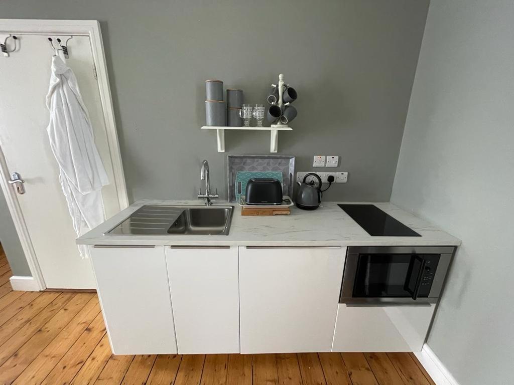 6 New Street Selfcatering Bnb Studio 1 Бантрі Екстер'єр фото